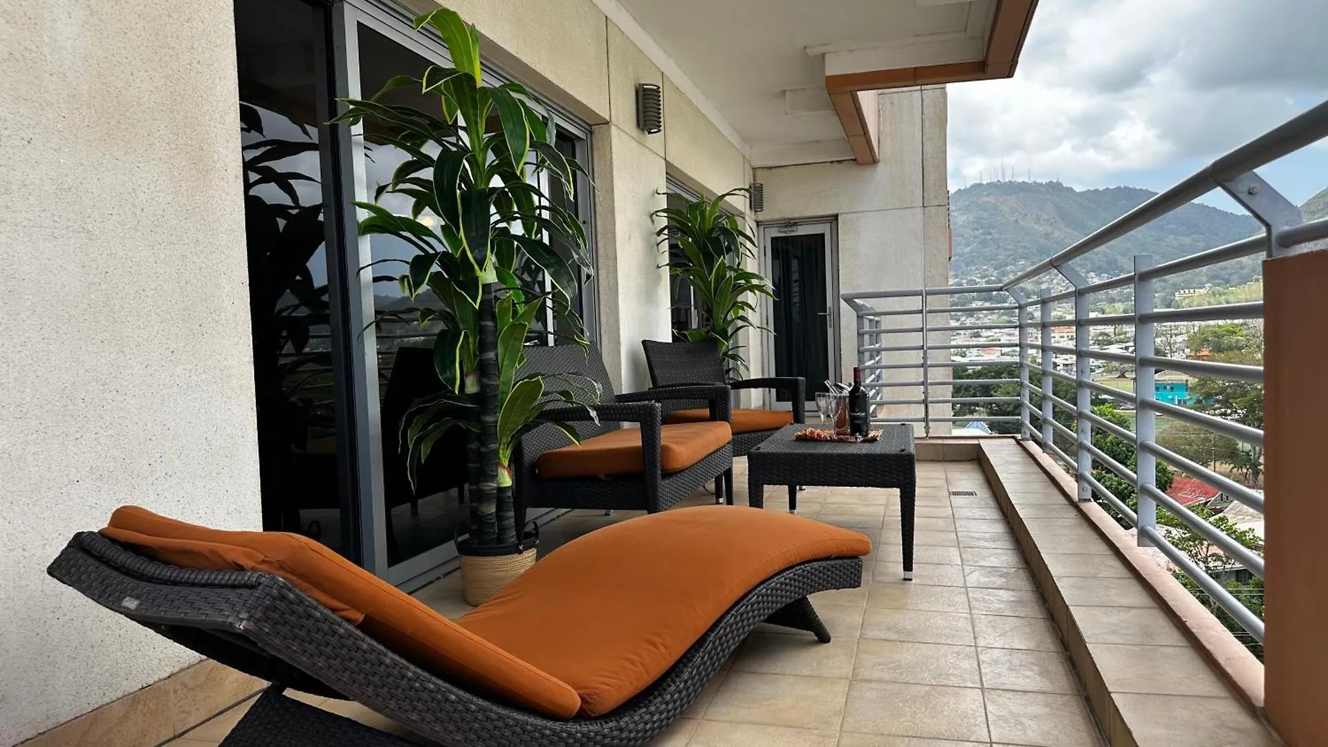 Owp Tower 2 Island Charm Chic Escape Apartment Port of Spain