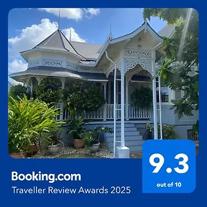  Guest house Trinidad Gingerbread House